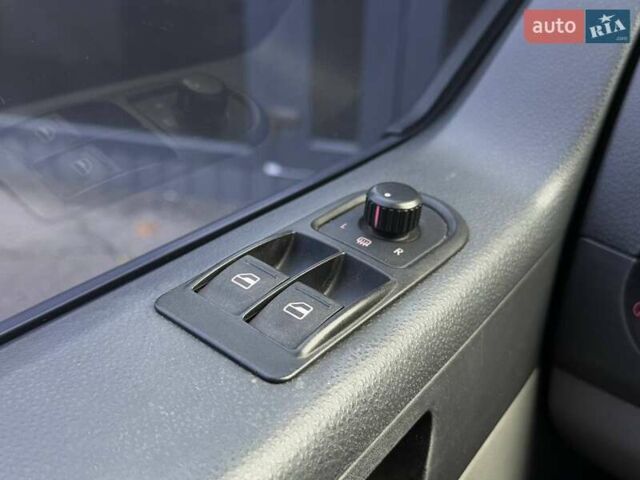 Черный Фольксваген Каравелла, объемом двигателя 1.97 л и пробегом 327 тыс. км за 16990 $, фото 14 на Automoto.ua