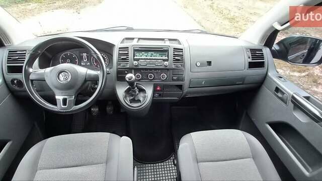Черный Фольксваген Каравелла, объемом двигателя 1.97 л и пробегом 235 тыс. км за 19800 $, фото 10 на Automoto.ua