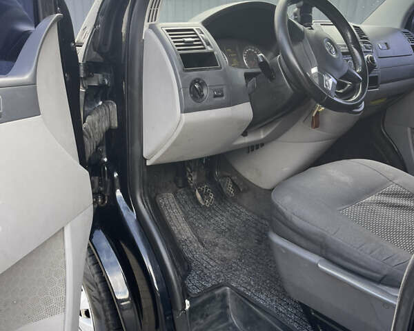 Фольксваген Каравелла 2010 у Києві на Automoto.ua Чорний Фольксваген Каравелла, об'ємом двигуна 1.98 л та пробігом 326 тис. км за 17800 $, фото 21 на Automoto.ua