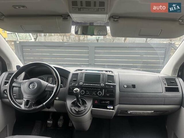 Черный Фольксваген Каравелла, объемом двигателя 2 л и пробегом 345 тыс. км за 13500 $, фото 7 на Automoto.ua