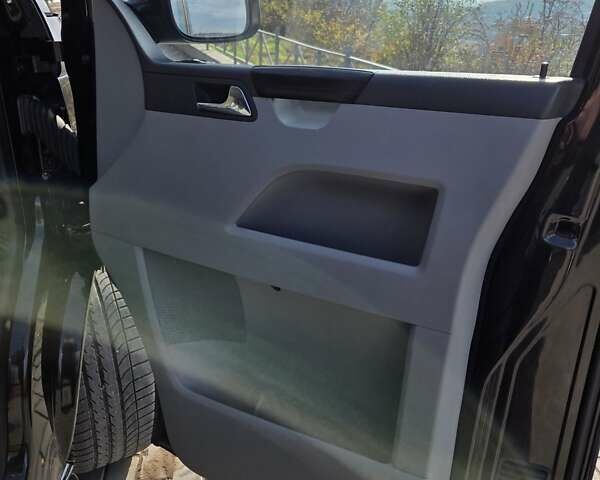 Черный Фольксваген Каравелла, объемом двигателя 1.97 л и пробегом 192 тыс. км за 19700 $, фото 9 на Automoto.ua