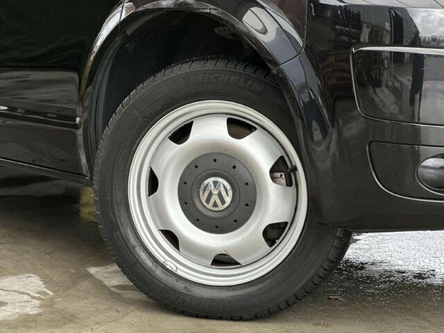 Черный Фольксваген Каравелла, объемом двигателя 2 л и пробегом 177 тыс. км за 9900 $, фото 15 на Automoto.ua