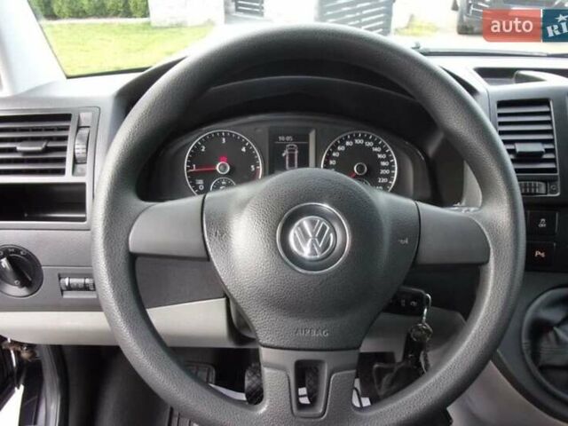 Черный Фольксваген Каравелла, объемом двигателя 2 л и пробегом 184 тыс. км за 15000 $, фото 14 на Automoto.ua