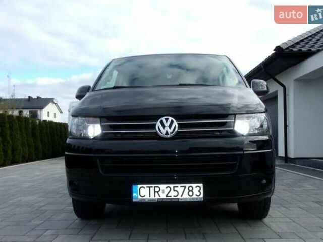 Черный Фольксваген Каравелла, объемом двигателя 2 л и пробегом 184 тыс. км за 15000 $, фото 1 на Automoto.ua