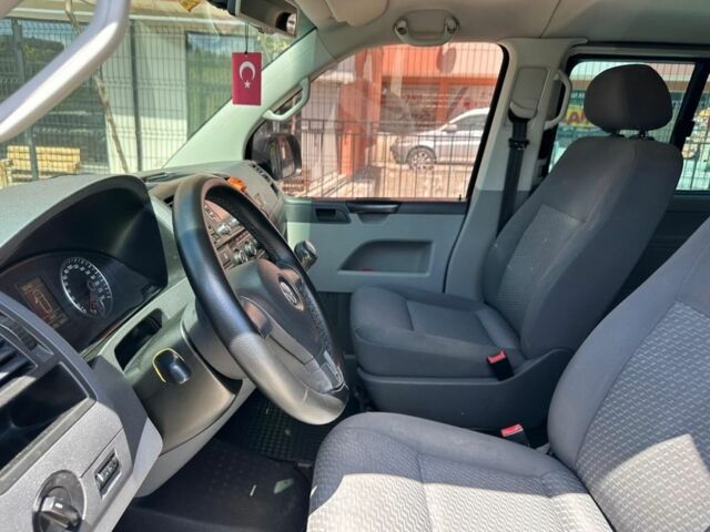 Черный Фольксваген Каравелла, объемом двигателя 2 л и пробегом 410 тыс. км за 15000 $, фото 4 на Automoto.ua