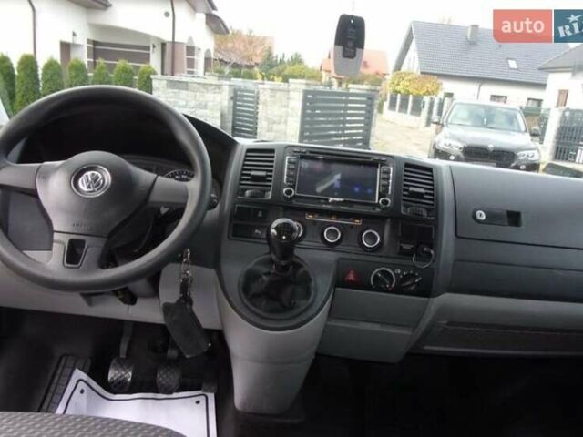 Черный Фольксваген Каравелла, объемом двигателя 2 л и пробегом 184 тыс. км за 15000 $, фото 18 на Automoto.ua