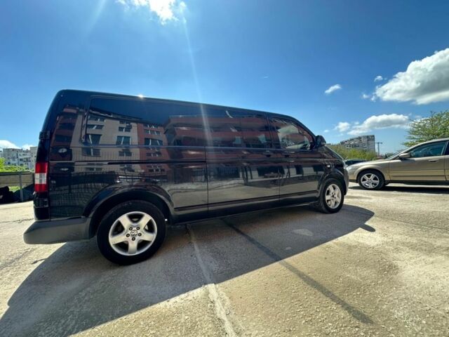 Черный Фольксваген Каравелла, объемом двигателя 2 л и пробегом 410 тыс. км за 15000 $, фото 2 на Automoto.ua