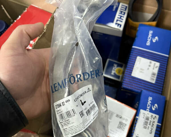 Черный Фольксваген Каравелла, объемом двигателя 1.98 л и пробегом 210 тыс. км за 25900 $, фото 84 на Automoto.ua