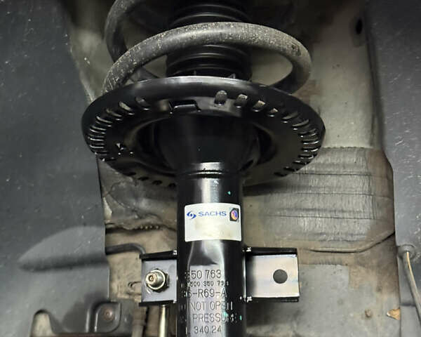 Черный Фольксваген Каравелла, объемом двигателя 1.98 л и пробегом 210 тыс. км за 25900 $, фото 96 на Automoto.ua