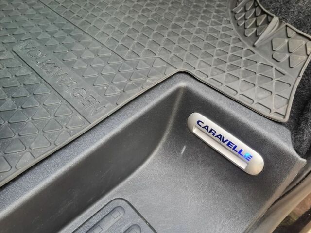 Черный Фольксваген Каравелла, объемом двигателя 2 л и пробегом 150 тыс. км за 10300 $, фото 21 на Automoto.ua