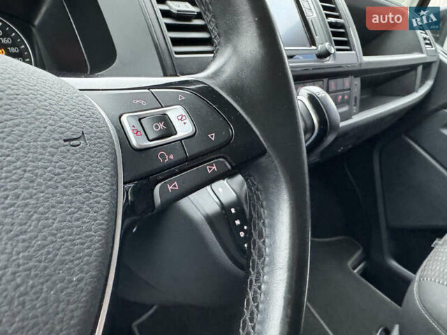 Черный Фольксваген Каравелла, объемом двигателя 1.97 л и пробегом 282 тыс. км за 26500 $, фото 6 на Automoto.ua