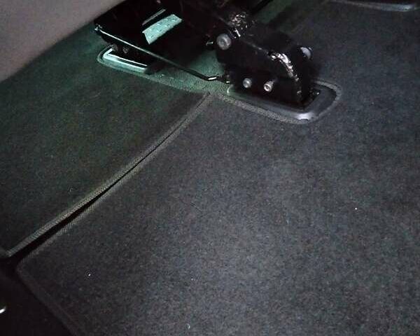 Черный Фольксваген Каравелла, объемом двигателя 2 л и пробегом 295 тыс. км за 26500 $, фото 50 на Automoto.ua