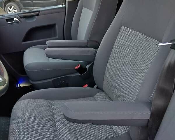 Черный Фольксваген Каравелла, объемом двигателя 2 л и пробегом 295 тыс. км за 26500 $, фото 24 на Automoto.ua