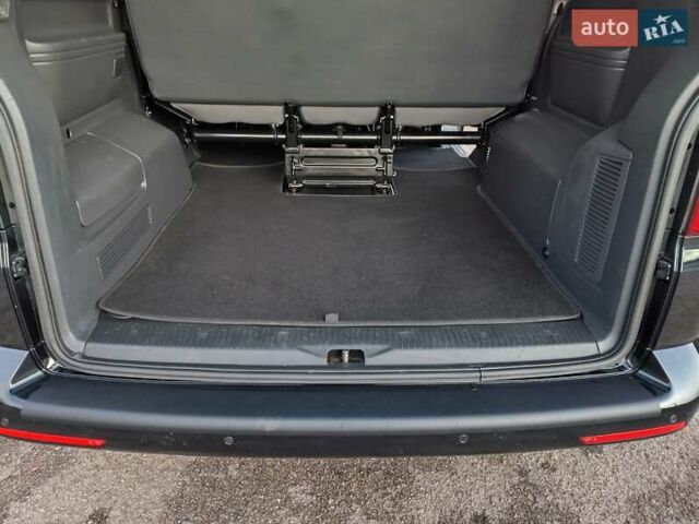 Черный Фольксваген Каравелла, объемом двигателя 2 л и пробегом 295 тыс. км за 26500 $, фото 55 на Automoto.ua