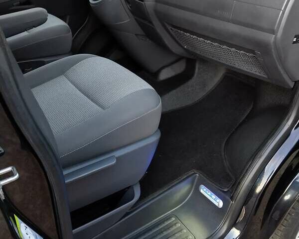 Черный Фольксваген Каравелла, объемом двигателя 2 л и пробегом 295 тыс. км за 26500 $, фото 38 на Automoto.ua