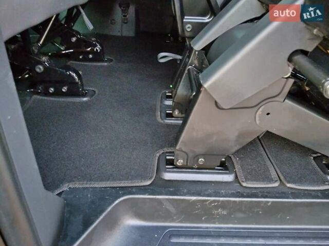 Черный Фольксваген Каравелла, объемом двигателя 2 л и пробегом 295 тыс. км за 26500 $, фото 49 на Automoto.ua