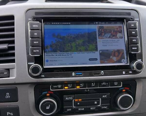 Черный Фольксваген Каравелла, объемом двигателя 2 л и пробегом 295 тыс. км за 26500 $, фото 37 на Automoto.ua