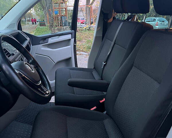 Черный Фольксваген Каравелла, объемом двигателя 2 л и пробегом 235 тыс. км за 31744 $, фото 15 на Automoto.ua