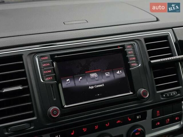 Черный Фольксваген Каравелла, объемом двигателя 1.97 л и пробегом 167 тыс. км за 37499 $, фото 50 на Automoto.ua