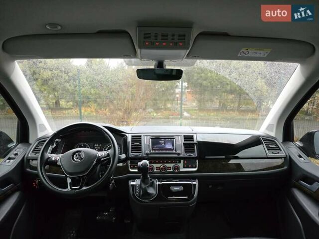 Черный Фольксваген Каравелла, объемом двигателя 1.97 л и пробегом 167 тыс. км за 37499 $, фото 1 на Automoto.ua