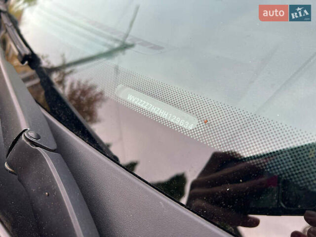 Черный Фольксваген Каравелла, объемом двигателя 2 л и пробегом 235 тыс. км за 31744 $, фото 1 на Automoto.ua