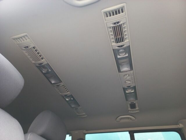 Чорний Фольксваген Каравелла, об'ємом двигуна 2 л та пробігом 235 тис. км за 19000 $, фото 21 на Automoto.ua