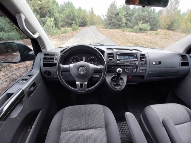 Чорний Фольксваген Каравелла, об'ємом двигуна 2 л та пробігом 235 тис. км за 19000 $, фото 19 на Automoto.ua