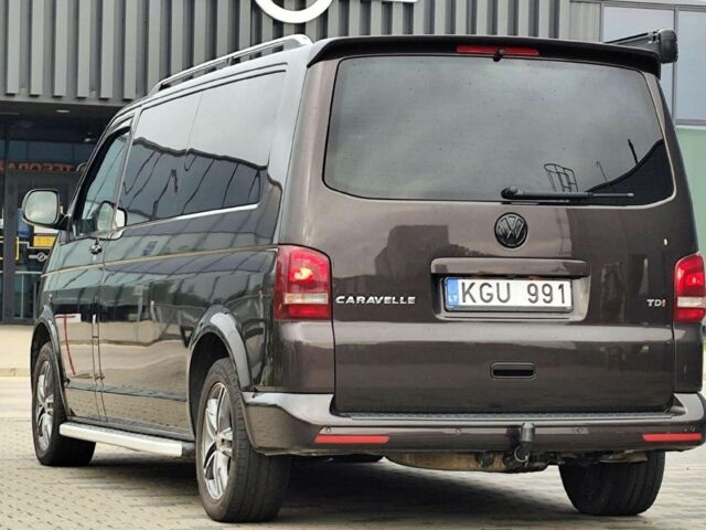 Коричневый Фольксваген Каравелла, объемом двигателя 2 л и пробегом 262 тыс. км за 10000 $, фото 5 на Automoto.ua