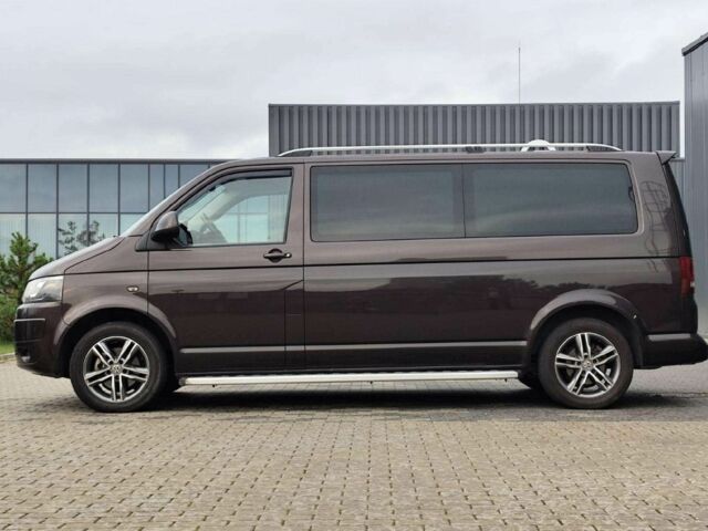 Коричневый Фольксваген Каравелла, объемом двигателя 2 л и пробегом 262 тыс. км за 10000 $, фото 4 на Automoto.ua