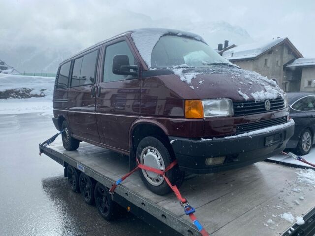 Красный Фольксваген Каравелла, объемом двигателя 2.5 л и пробегом 187 тыс. км за 3000 $, фото 19 на Automoto.ua