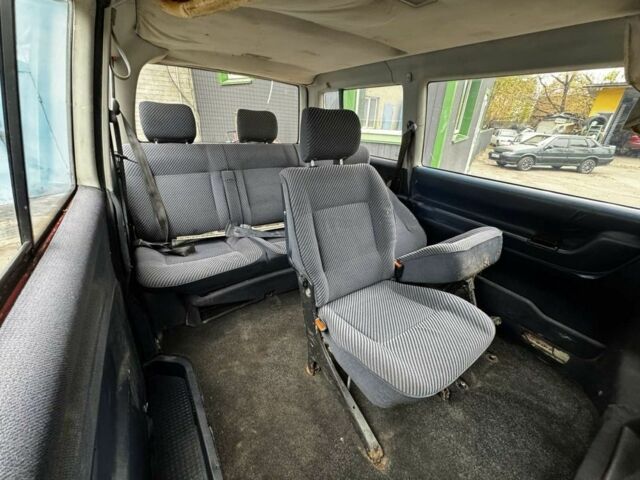 Фольксваген Каравелла 1995 у Києві на Automoto.ua Червоний Фольксваген Каравелла, об'ємом двигуна 2.5 л та пробігом 333 тис. км за 3200 $, фото 5 на Automoto.ua