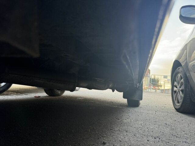 Красный Фольксваген Каравелла, объемом двигателя 2.5 л и пробегом 187 тыс. км за 3000 $, фото 6 на Automoto.ua