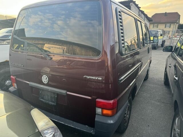 Красный Фольксваген Каравелла, объемом двигателя 2.5 л и пробегом 187 тыс. км за 3000 $, фото 3 на Automoto.ua