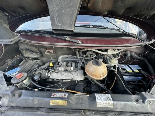 Красный Фольксваген Каравелла, объемом двигателя 2.5 л и пробегом 187 тыс. км за 3000 $, фото 9 на Automoto.ua