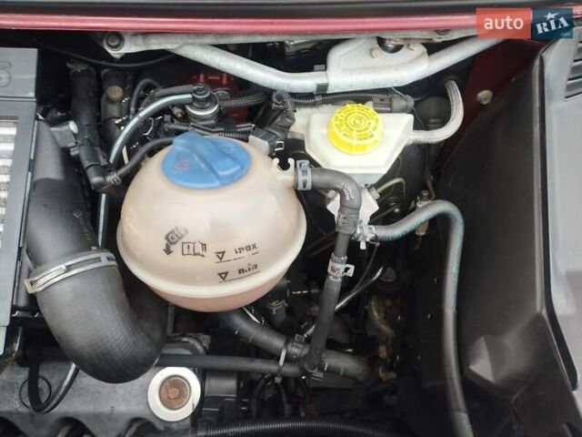 Красный Фольксваген Каравелла, объемом двигателя 2.46 л и пробегом 416 тыс. км за 7800 $, фото 19 на Automoto.ua