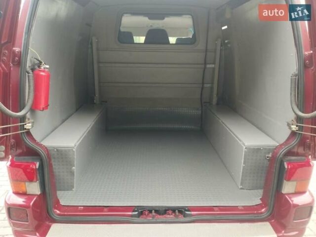 Красный Фольксваген Каравелла, объемом двигателя 2.46 л и пробегом 416 тыс. км за 7800 $, фото 12 на Automoto.ua