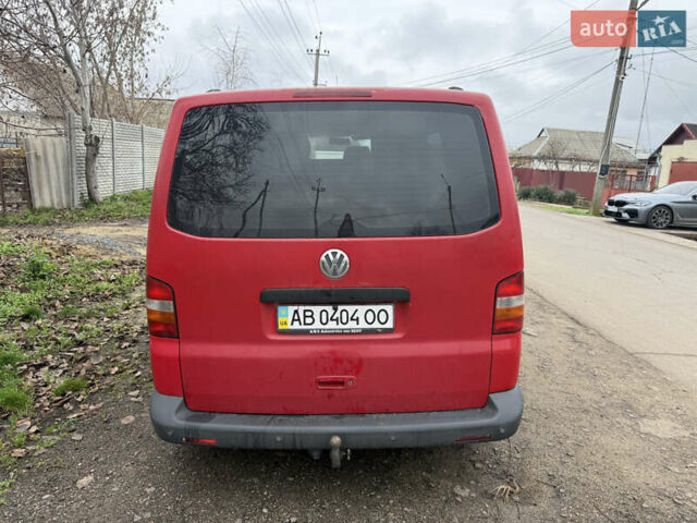 Красный Фольксваген Каравелла, объемом двигателя 2.5 л и пробегом 300 тыс. км за 4100 $, фото 1 на Automoto.ua