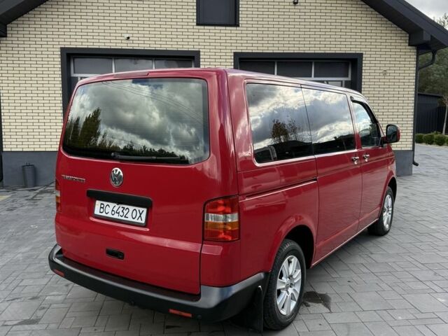 Фольксваген Каравелла 2006 в Луцке на Automoto.ua Красный Фольксваген Каравелла, объемом двигателя 1.9 л и пробегом 252 тыс. км за 8500 $, фото 2 на Automoto.ua