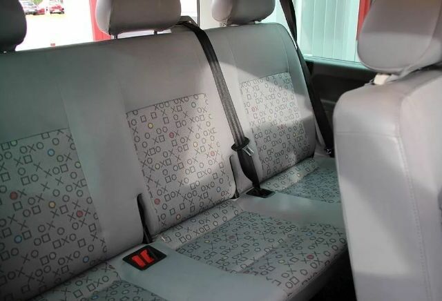 Красный Фольксваген Каравелла, объемом двигателя 0 л и пробегом 214 тыс. км за 9800 $, фото 5 на Automoto.ua