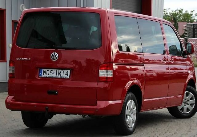 Красный Фольксваген Каравелла, объемом двигателя 0 л и пробегом 214 тыс. км за 9800 $, фото 2 на Automoto.ua