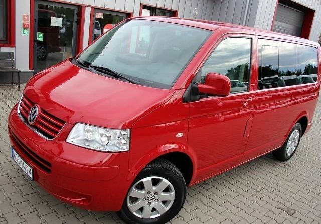 Красный Фольксваген Каравелла, объемом двигателя 0 л и пробегом 214 тыс. км за 9800 $, фото 19 на Automoto.ua