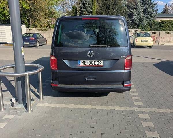 Красный Фольксваген Каравелла, объемом двигателя 1.97 л и пробегом 150 тыс. км за 24800 $, фото 1 на Automoto.ua