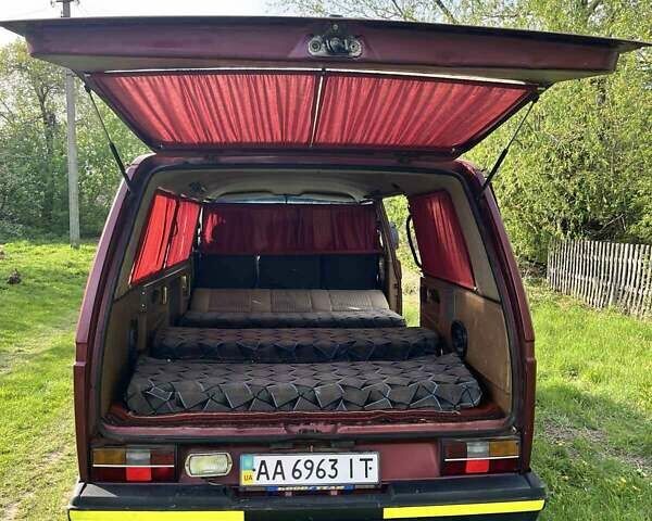 Фольксваген Каравелла 1988 у Києві на Automoto.ua Червоний Фольксваген Каравелла, об'ємом двигуна 1.9 л та пробігом 128 тис. км за 4000 $, фото 1 на Automoto.ua
