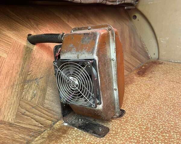 Фольксваген Каравелла 1988 у Києві на Automoto.ua Червоний Фольксваген Каравелла, об'ємом двигуна 1.9 л та пробігом 128 тис. км за 4000 $, фото 5 на Automoto.ua