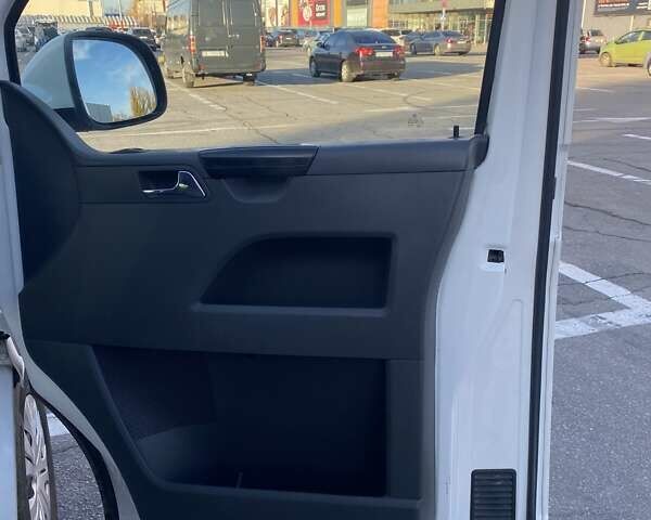 Фольксваген Каравелла, об'ємом двигуна 1.98 л та пробігом 350 тис. км за 15000 $, фото 4 на Automoto.ua