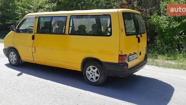 Желтый Фольксваген Каравелла, объемом двигателя 2.5 л и пробегом 460 тыс. км за 4000 $, фото 2 на Automoto.ua