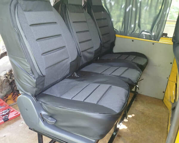 Желтый Фольксваген Каравелла, объемом двигателя 1.9 л и пробегом 370 тыс. км за 4500 $, фото 5 на Automoto.ua