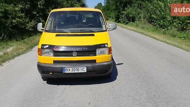 Желтый Фольксваген Каравелла, объемом двигателя 2.5 л и пробегом 460 тыс. км за 4000 $, фото 3 на Automoto.ua