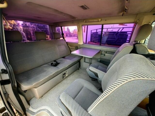 Серый Фольксваген Каравелла, объемом двигателя 2.5 л и пробегом 243 тыс. км за 2950 $, фото 9 на Automoto.ua