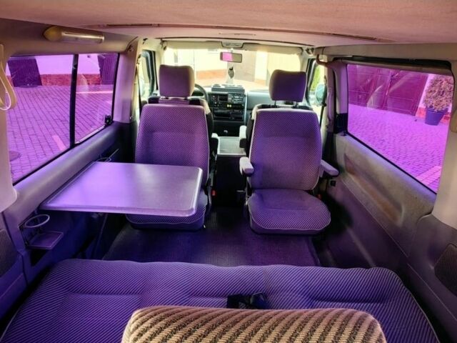 Серый Фольксваген Каравелла, объемом двигателя 2.5 л и пробегом 243 тыс. км за 2950 $, фото 12 на Automoto.ua